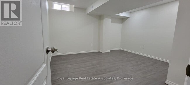 Photo - 135 Monarch St