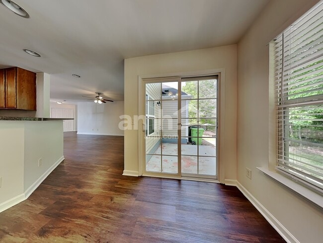 Photo - 5145 Chasteal Trail