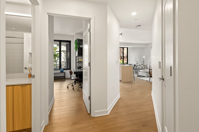 Solaire 7607 Old Georgetown