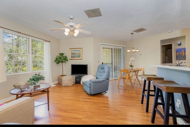 Photo - 1350 McMaster Dr Unit F