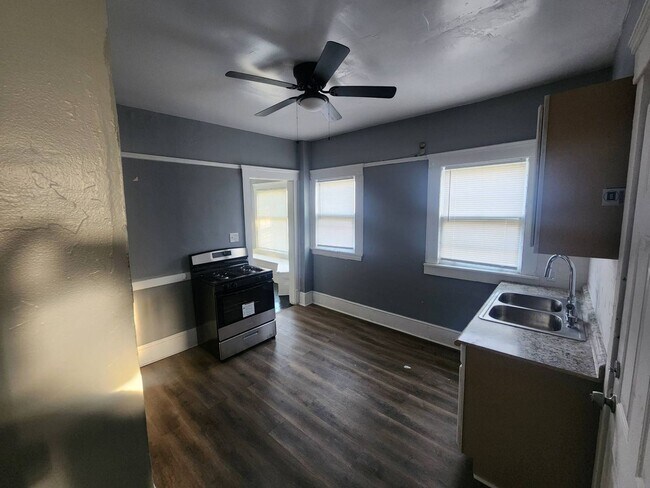 Photo - 1896 Idlewood Ave Unit 1