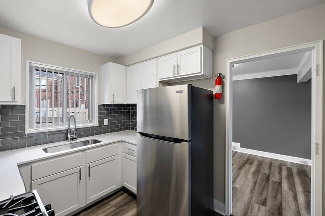 Photo - Oak Park Manor Apartments & Townhomes