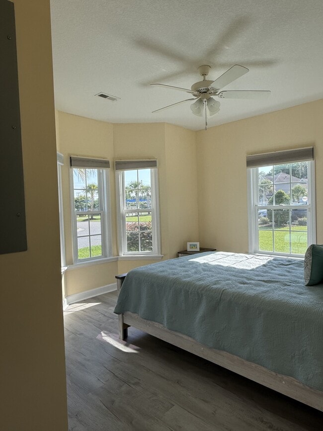 101 Palm Cove Cir