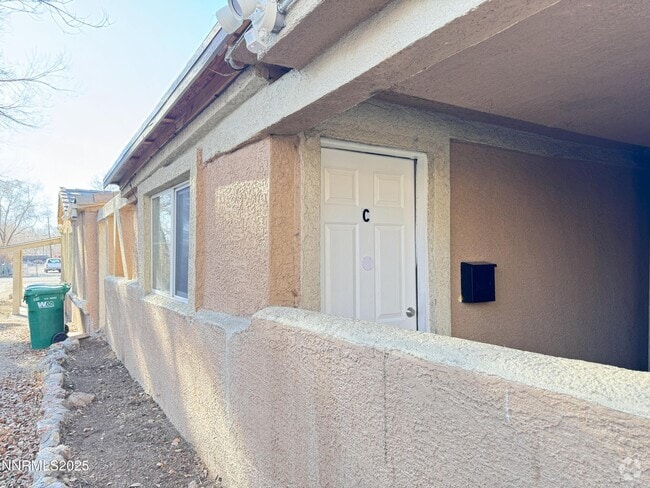 Building Photo - 2065 Whitfield Wy Unit #C Rental