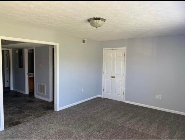 Building Photo - 106 Kenilworth Ct Unit D