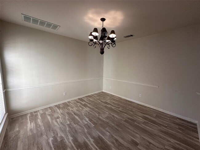 Photo - 2745 Lake Forest Dr