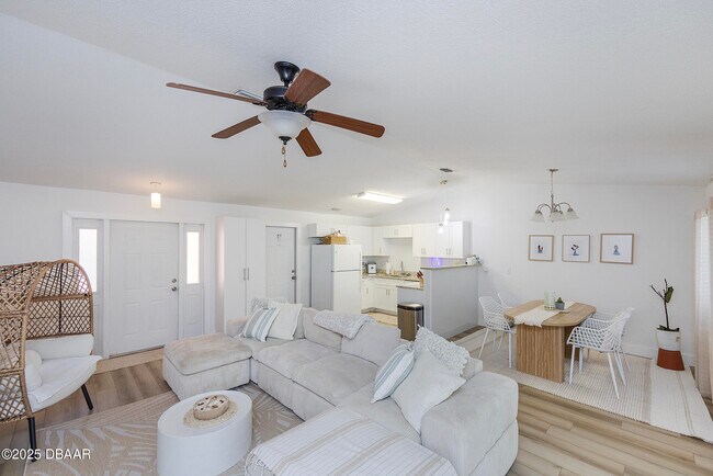 Photo - 802 Acorn Ln