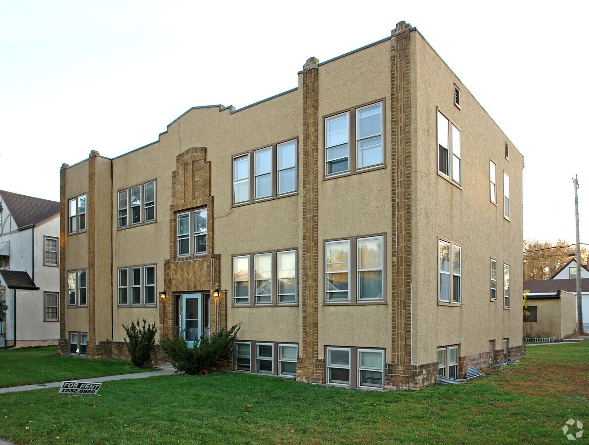 Photo - 966 Smith Ave S