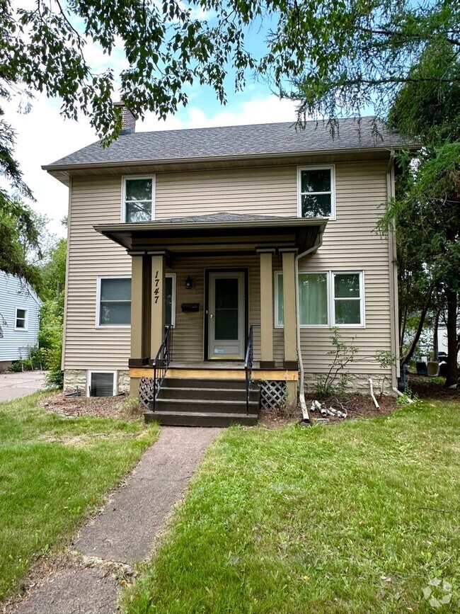 Building Photo - Available June 2025 - 5 Bed, 1 Bath home n...