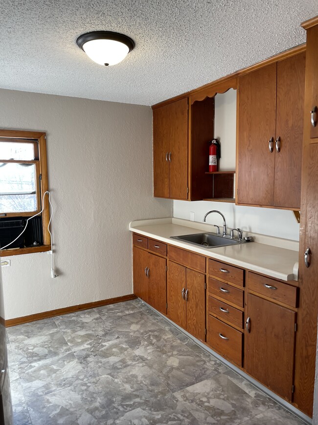 Photo - 551 7th St W Unit 1