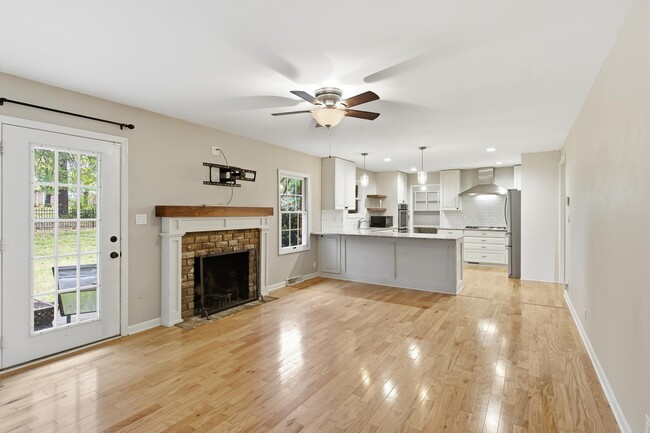 Photo - 1901 Scenic Dr