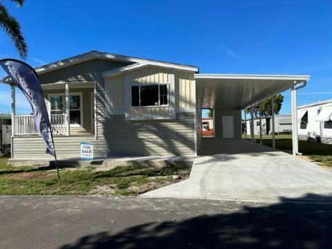 Building Photo - 5631 Pinecrest Dr Rental