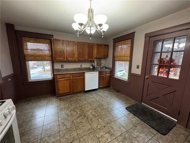 Photo - 399 Central St