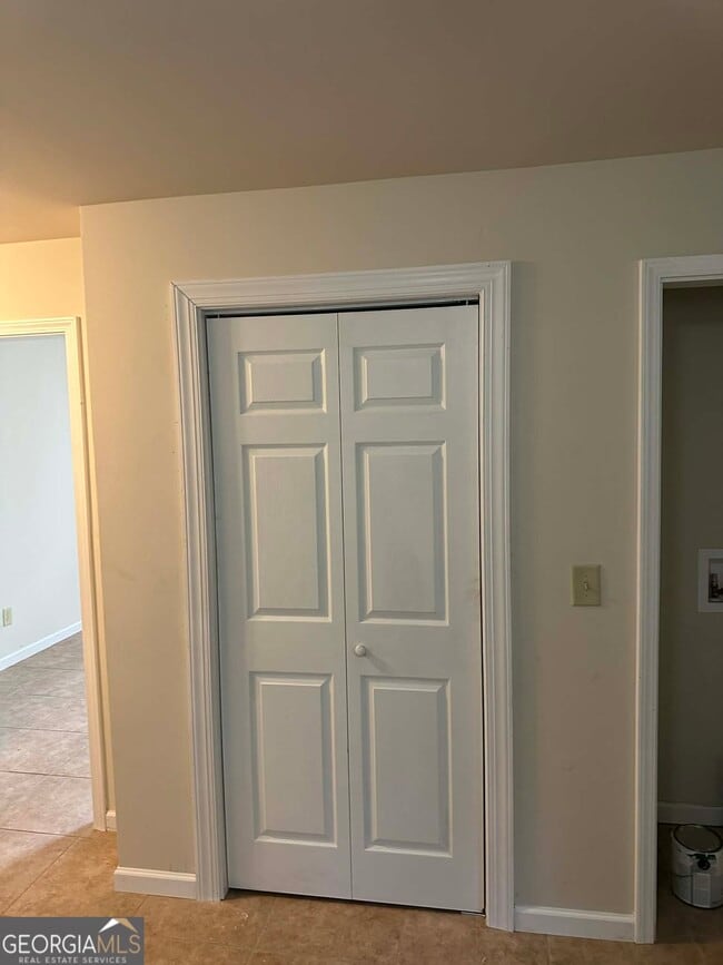 Building Photo - 1167 Turner Way Unit A