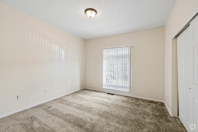 1BR, 1BA - 835SF - Bedroom