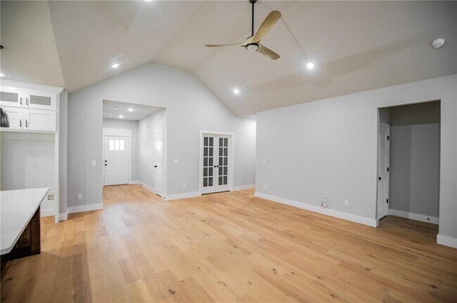 Photo - 7843 Range Ave