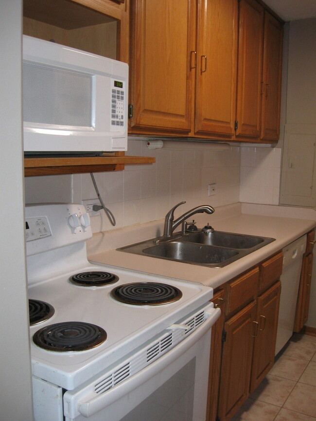 Photo - 1339 N Dearborn St Unit 2-D