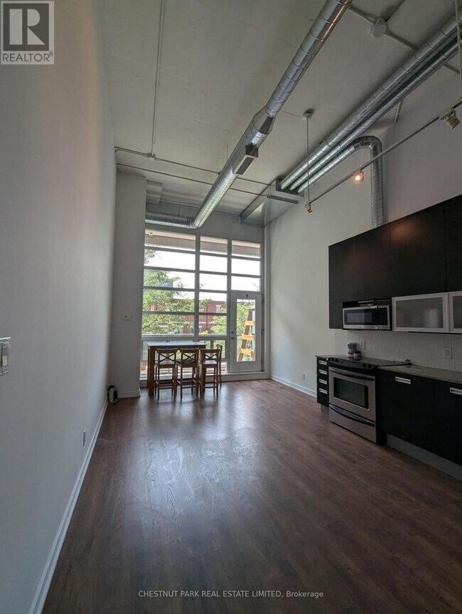 Photo - 380 Macpherson Ave Unit 215