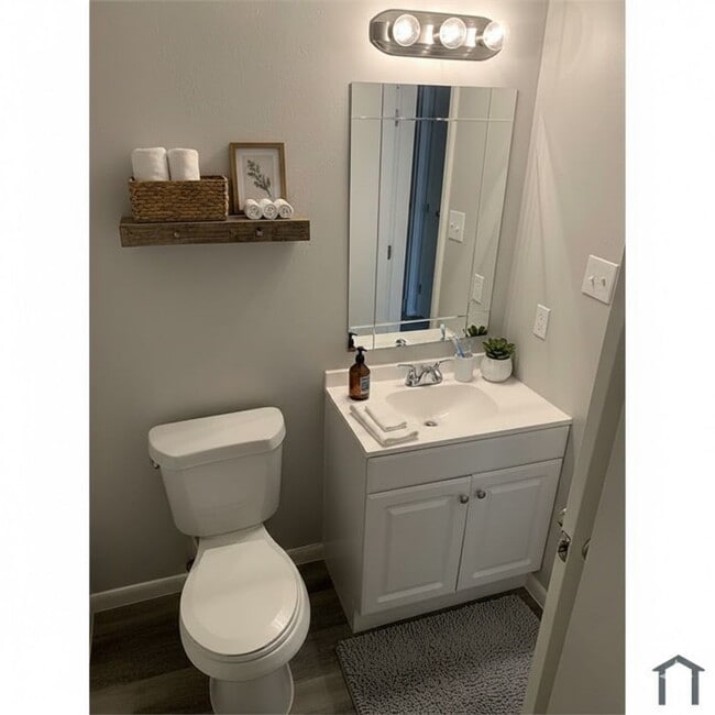 Photo - 501_Three Outsider Unit B