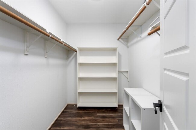 Building Photo - 12500 Melville Dr Unit 211B