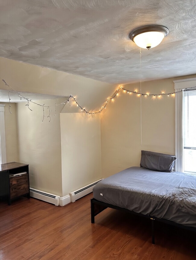 Bedroom - 44 Dover St Unit 3