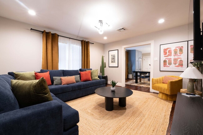 Photo - 725 Peddie St Apartment Unit ID1257756P