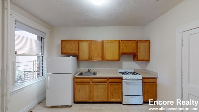 Photo - 1634 Commonwealth Ave Unidad 4