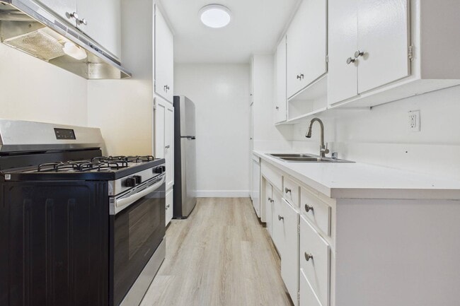 Photo - Buffalo Sherman Oaks Apartments