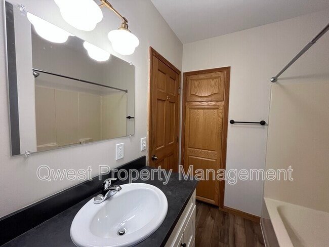 Photo - 1401 Valley Ave NW Unit #1