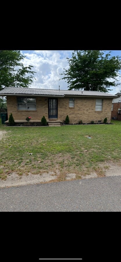 Photo - 313 Roy Benton Dr