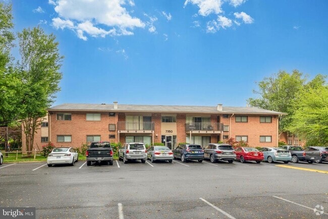 Building Photo - 7350 Lee Hwy Unit T1 Rental