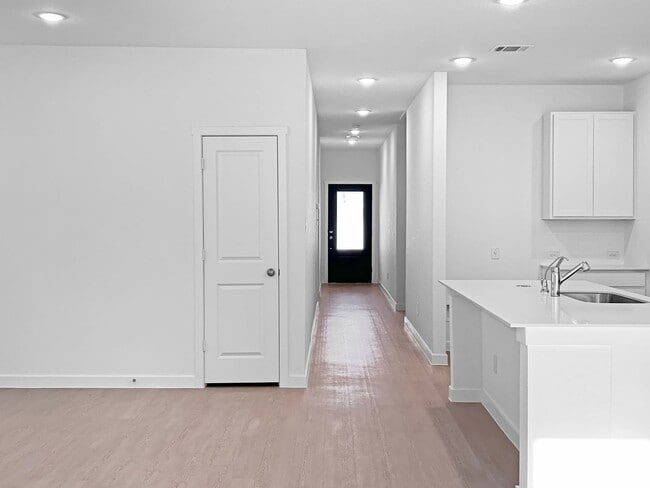 Photo - 2025 Construction | 3/2 + Flex | Easy Potranco/TX-211/Hwy 90