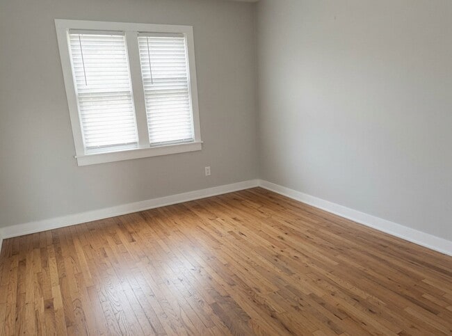 Photo - 642 Bellevue Pl