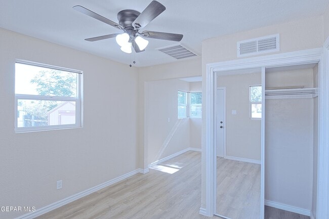 Photo - 4433 Yandell Dr