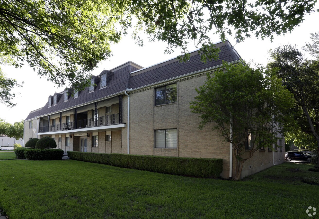 Hilton Arms Apartments Dallas, TX