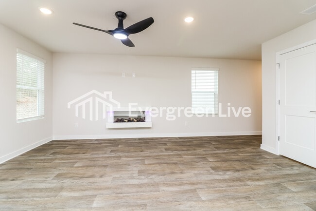 Photo - 4830 Station Ln