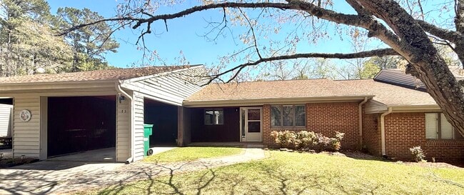 Building Photo - 200 Santree Dr