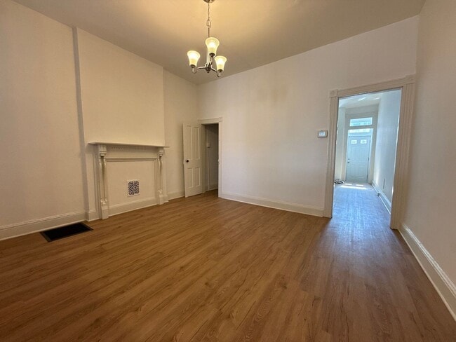 Photo - 450 E Lorraine Ave