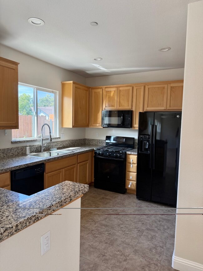 1021 Fairmont Ct