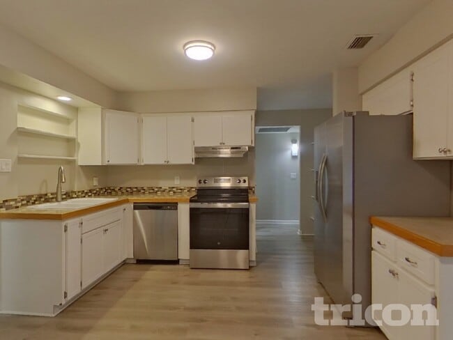 Photo - 2020 Magnolia Dr