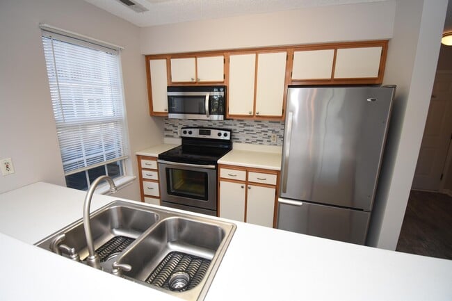 Photo - 4990 Windsor Green Way