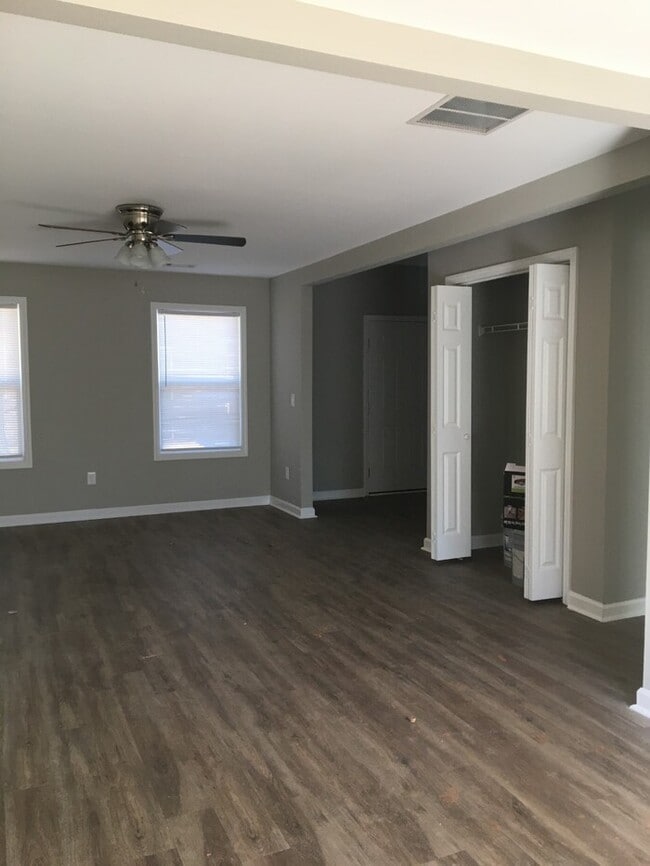 Photo - 480 Candlestick Dr