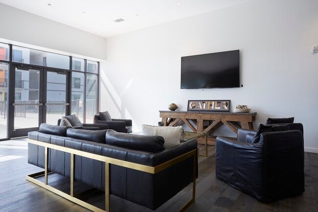 Photo - 3550 Main St Unidad 7219