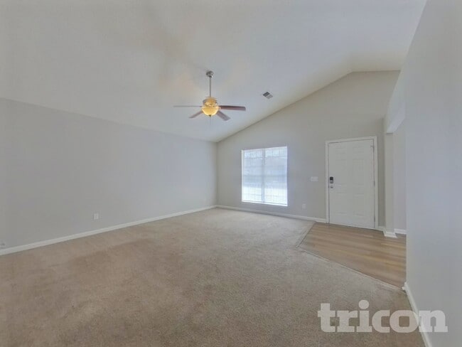 Photo - 337 White Gables Dr