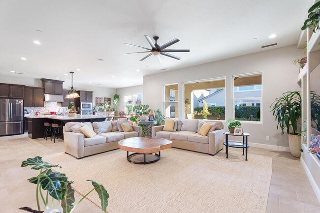 Photo - 822 Overstone Ave