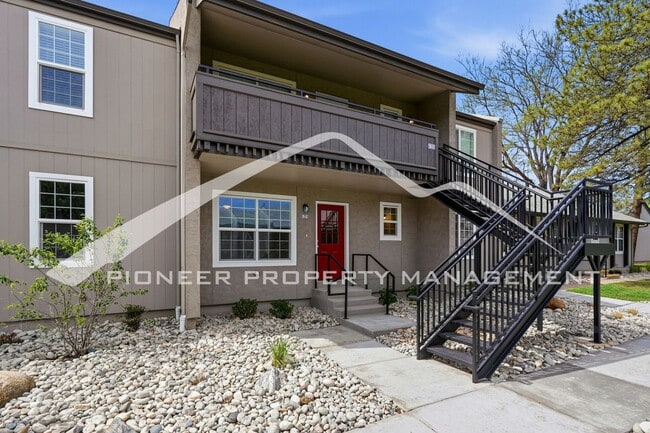 Building Photo - Spacious Condo with Washer/Dryer and Central AC Unit S02