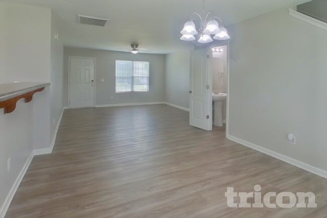 Photo - 528 Gentle Breeze Ln