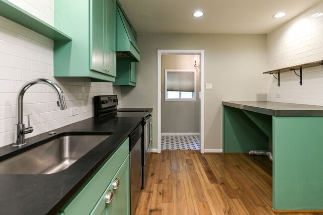 Photo - 4406-4410 Granbury TriPlex Unidad 4408 Granbury