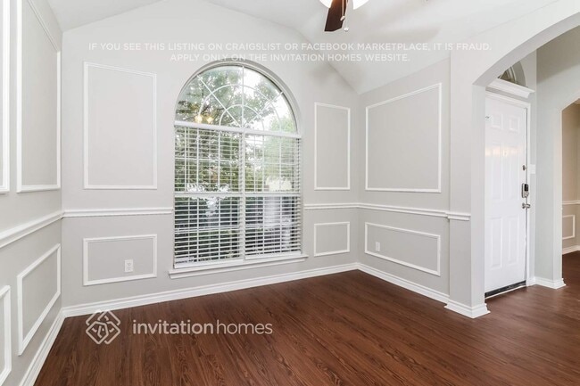 Photo - 1617 Churchill Ln