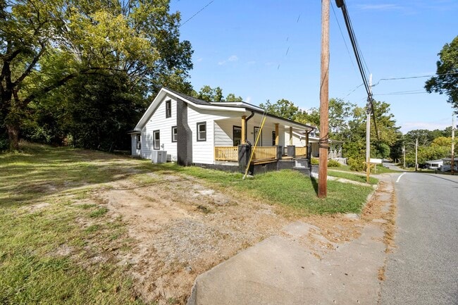 Photo - 1005 E Russell Ave